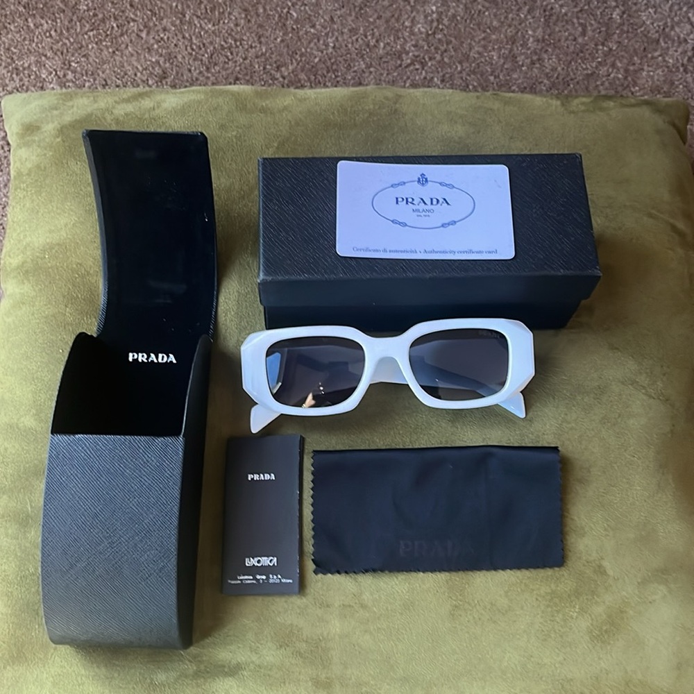 NWOT- Authentic Prada Sunglassess w/ case - Picture 3 of 4